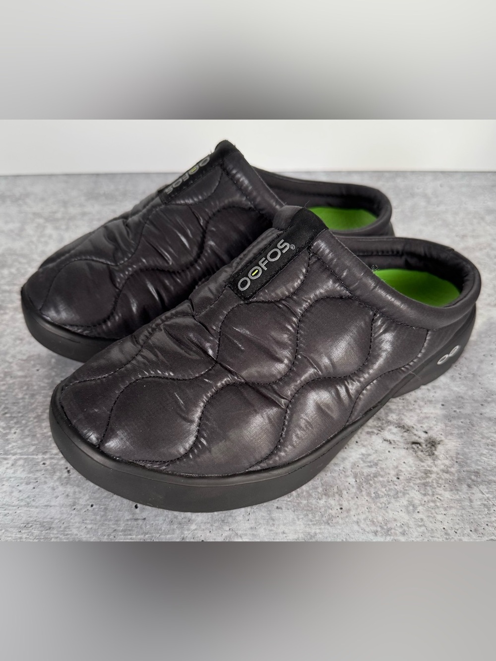 OOFOS OOcozie Thermo Mule Black Quilted Recovery Clog Slipper women’s Size 7.5